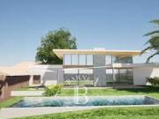 Maison contemporaine avec piscine et terrasse