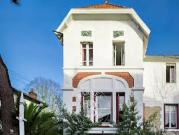 Maison en bord de mer avec jardin