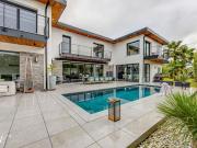 Maison contemporaine avec jardin