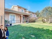 Maison 5 Chambres Buanderie Garage Cave Jardin Piscine...