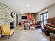 Maison 5 pièces 220 m² Maison 5 pièces 220 m²