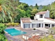 Maison 5 pièces 220 m² Maison 5 pièces 220 m²