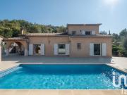 Maison 5 pièces 240 m² Maison 5 pièces 240 m²