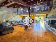 Maison 5 pièces 246 m²