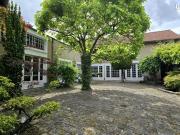 Maison 5 pièces 384 m²