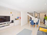 Maison 5 pièces de 109 M² avec piscine et jardin –...