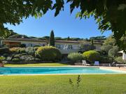 Maison avec piscine et jardin