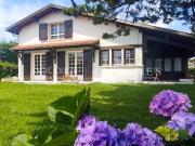 Maison en bord de mer avec jardin