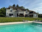 Maison avec piscine et jardin