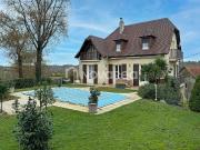 Maison 8 pièces 310 m²