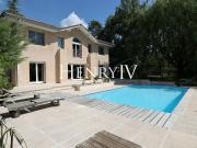 Maison 6 pièces 198 m²