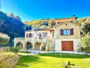Maison 6 pièces 222 m²