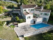 Maison 6 pièces 228 m²