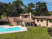 Maison 6 pièces 240 m²