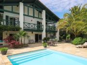 Maison 6 pièces 240 m²