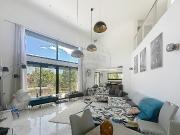 Maison 6 pièces 246 m²