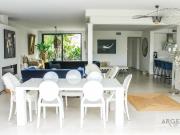 Maison 6 pièces 247 m²