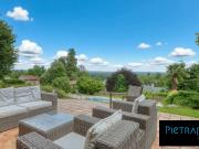 Maison 6 pièces 256 m²