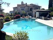 Maison 7 pièces 260 m² Maison 7 pièces 260 m²