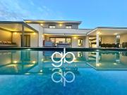 Maison 6 pièces 325 m²