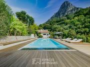 Maison 6 pièces 340 m²