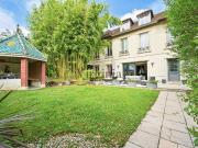 Maison 6 pièces 380 m²
