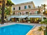 Maison 6 pièces 394 m²