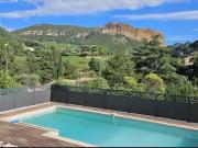 Maison 6 pièces de 189m2 avec grand jardin et piscine Cass