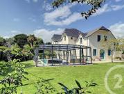 Maison avec piscine et jardin