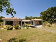 Maison avec piscine et jardin