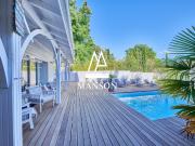 Maison 7 pièces 211 m²