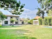 Maison 7 pièces 215 m²