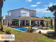 Maison 7 pièces 217 m²