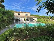 Maison 7 pièces 220 m²