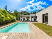 Maison 7 pièces 222 m²