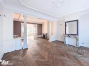 Maison 7 pièces 230 m²