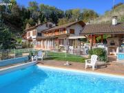 Maison 7 pièces 230 m²