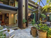 Maison 7 pièces 230 m²
