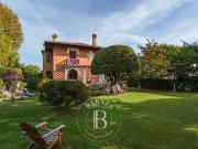 Maison 7 pièces 230 m²