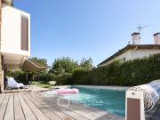 Maison 7 pièces 234 m²