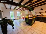 Maison 7 pièces 236 m²