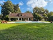 Maison 7 pièces 238 m²