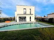 Maison 7 pièces 246 m²