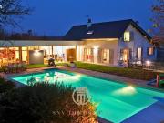 Maison 7 pièces 247 m²