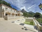 Maison 7 pièces 252 m²