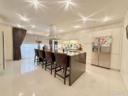 Maison 7 pièces 258 m²