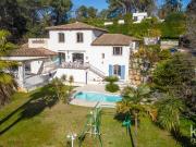Maison 7 pièces 259 m²
