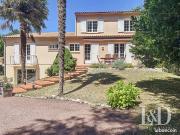 Maison 7 pièces 263 m²