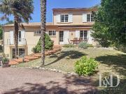 Maison 7 pièces 263 m²