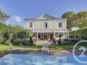 Maison 7 pièces 274 m²